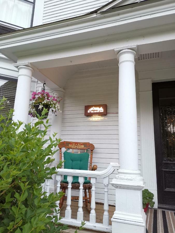 By The River B&B Fredericton Ngoại thất bức ảnh